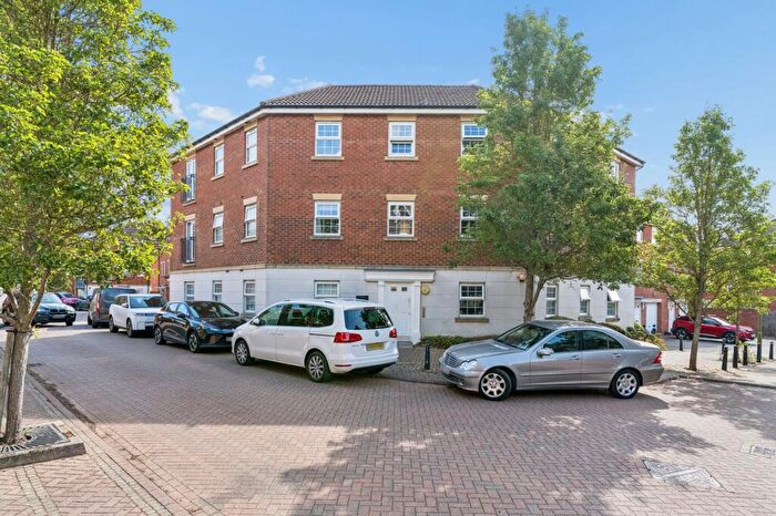 2 Bedroom Flat For Sale In Whernside Drive, Stevenage, SG1