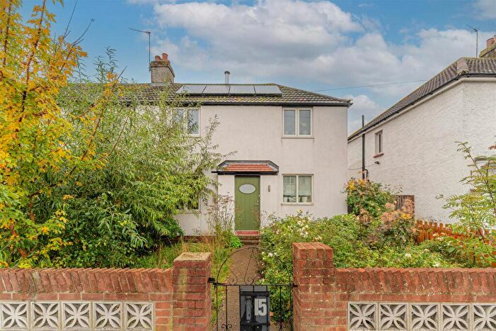 2 Bedroom House For Sale In Weir Hall Road, London, N17