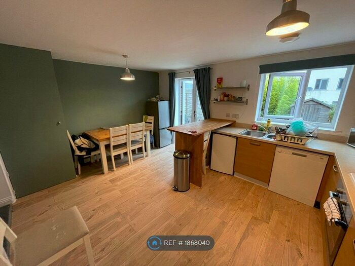 6 Bedroom Terraced House To Rent In Great Copsie Way, Bristol, BS16