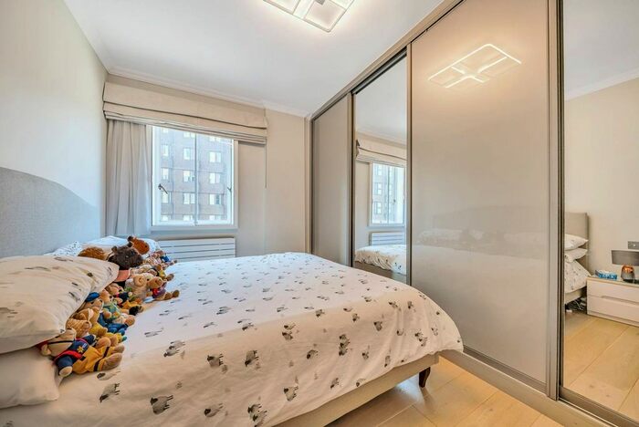 2 Bedroom Flat To Rent In Napier Place, Holland Park, London, W14