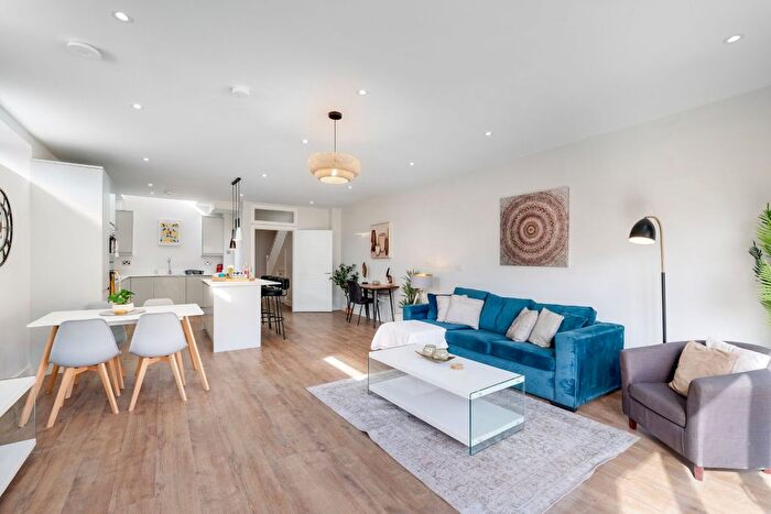 5 Bedroom Terraced House To Rent In Purley Rise, Purley, CR8