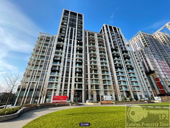 2 Bedroom Flat To Rent In Cascade Way, White City, London, W12