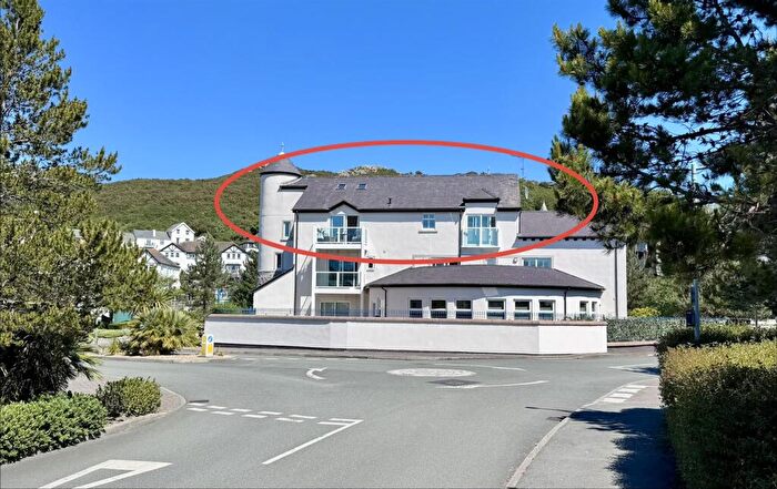 2 Bedroom Penthouse For Sale In Deganwy Quay, Deganwy, Conwy, LL31