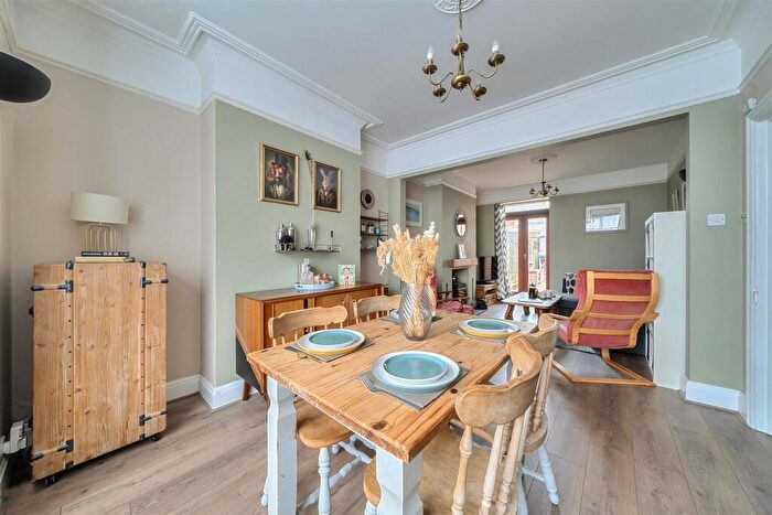 3 Bedroom House For Sale In Kings Road West, Swanage, BH19