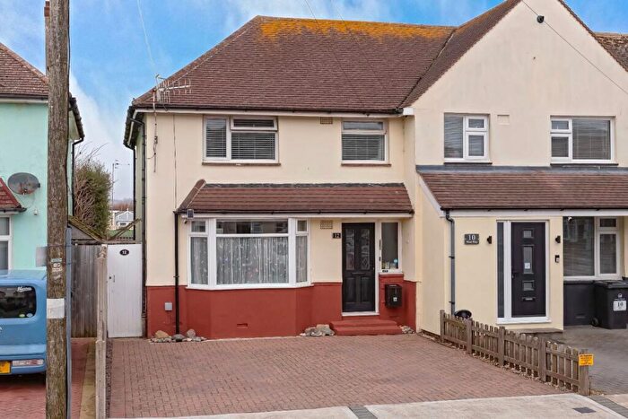 3 Bedroom House To Rent In West Way, Lancing, BN15