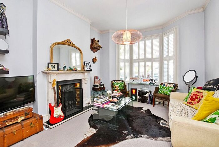 2 Bedroom Flat To Rent In Pember Road, London, NW10