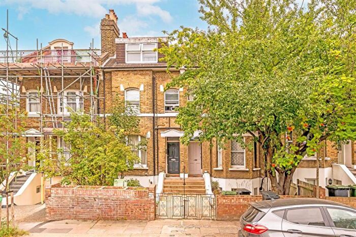 1 Bedroom Flat For Sale In Wisteria Road, Hither Green, SE13