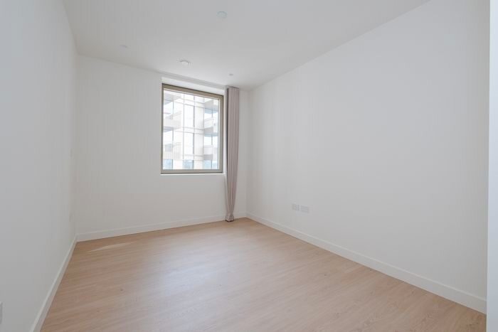 2 Bedroom Flat To Rent In Ferry Island, Heart Of Hale Lane, London, N17