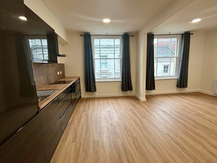 2 Bedroom Apartment To Rent In Butchers Row, OX16