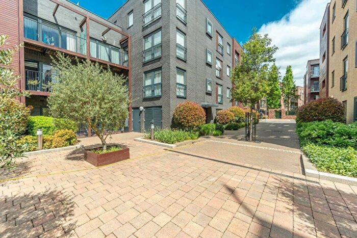 1 Bedroom Flat For Sale In Sovereign Court, Stanmore, HA7