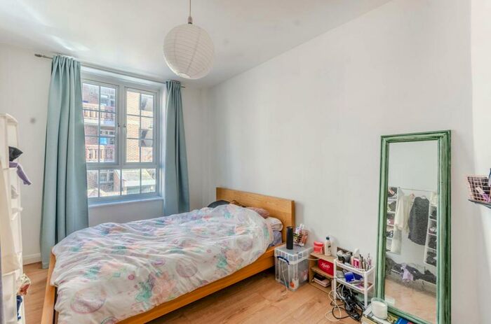 2 Bedroom Flat To Rent In Riseholme House, East Dulwich, London, SE22