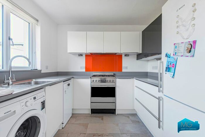 3 Bedroom Semi-Detached House To Rent In Barfield Avenue, Whetstone, London, N20