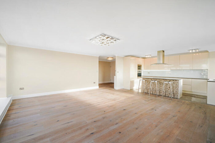 3 Bedroom Apartment To Rent In Walsingham, Queensmead, St John's Wood, London, NW8