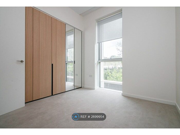 1 Bedroom Flat To Rent In Columbia Gardens, London, SW6