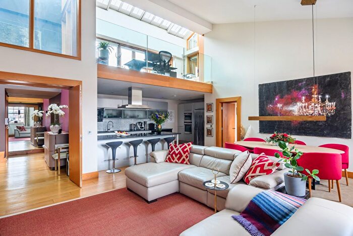 5 Bedroom Penthouse For Sale In King Street, Covent Garden, WC2E