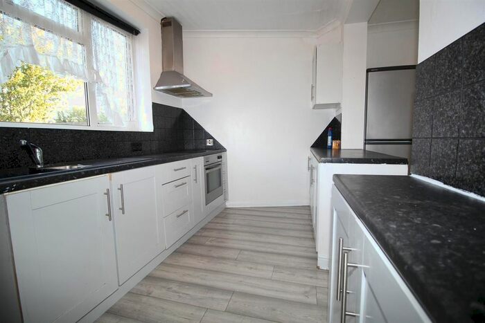 3 Bedroom Terraced House To Rent In Hedworth Avenue, Cheshunt, Waltham Cross, EN8