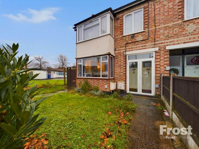 3 Bedroom Maisonette To Rent In Kenilworth Road, Ashford, Surrey, TW15