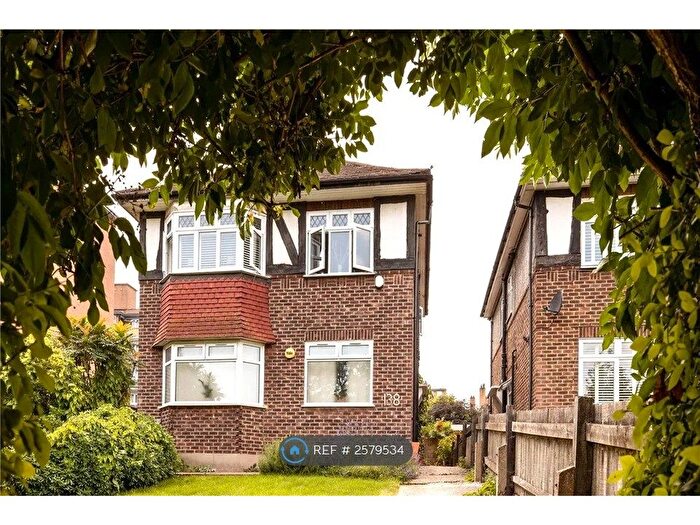 2 Bedroom Flat To Rent In Tulse Hill, London, SW2