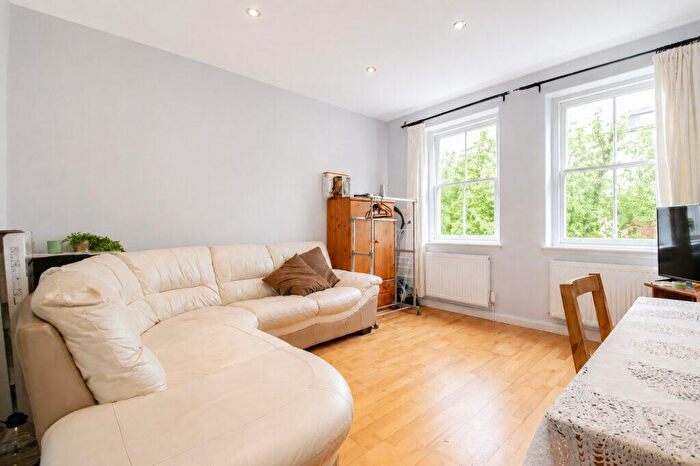 2 Bedroom Flat To Rent In L West Richmond Street, Edinburgh, EH8