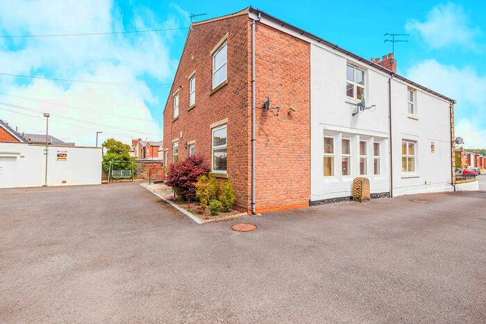 2 Bedroom Flat To Rent In Station Road, Bamber Bridge, Preston, PR5