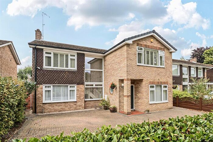 4 Bedroom Detached House For Sale In Grove Road, Tring, HP23