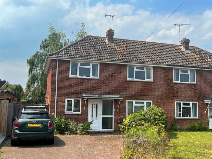 3 Bedroom Semi-Detached House To Rent In Newton Gardens, Paddock Wood, Tonbridge, TN12