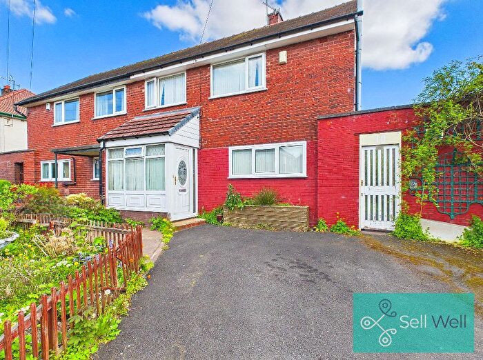 3 Bedroom Semi-Detached House For Sale In Kirkstone Avenue, Worsley, Manchester, M28
