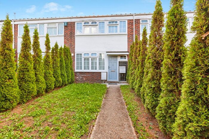 4 Bedroom Terraced House To Rent In Spackmans Way, Slough, Berkshire, SL1