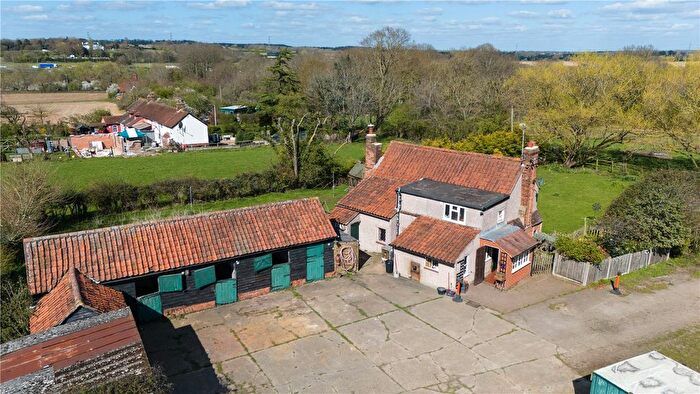 2 Bedroom Equestrian For Sale In Albyns Lane, Stapleford Tawney, Romford, RM4