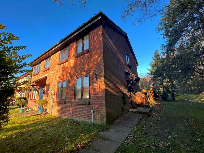 3 Bedroom House To Rent In Cheylesmore Park, Camberley, GU16