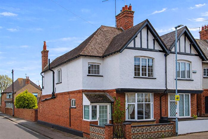 3 Bedroom Semi Detached House For Sale In Neale Avenue, Kettering, NN16