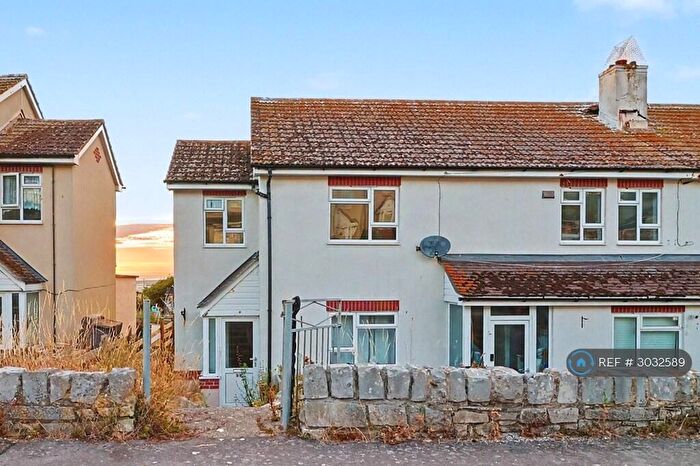2 Bedroom Flat To Rent In Coronation Road, Portland, DT5
