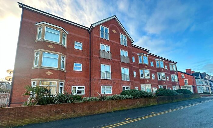 2 Bedroom Flat To Rent In Osbourne Road, Blackpool, FY4