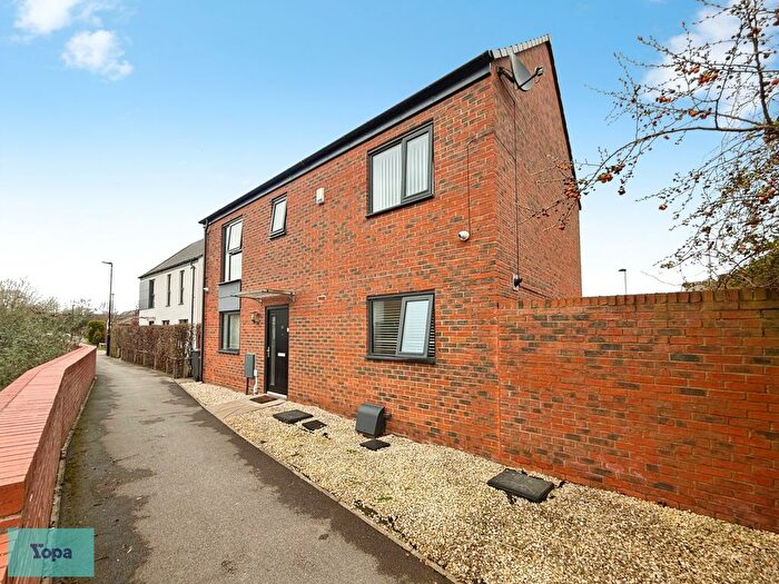 3 Bedroom Detached House For Sale In Woodfield Way, Doncaster, DN4