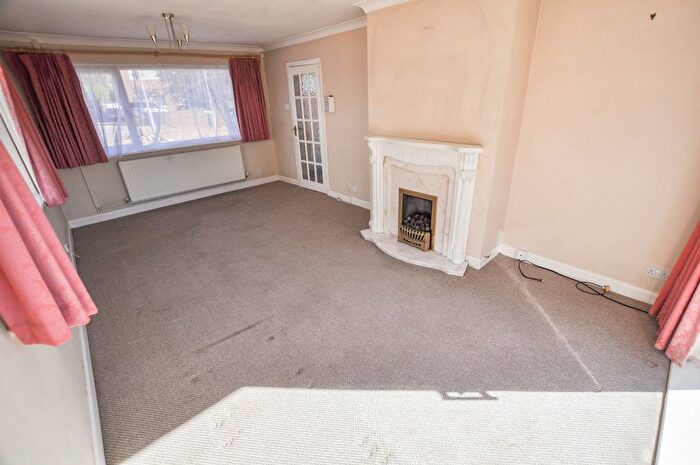 2 Bedroom Detached Bungalow For Sale In Middlehill Road, Wimborne, BH21