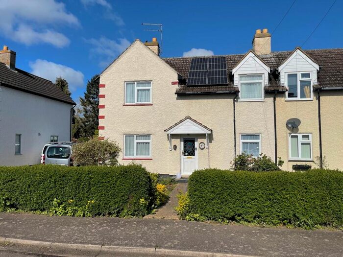 3 Bedroom Semi-Detached House For Sale In Manor Close, Wyton, Huntingdon, PE28