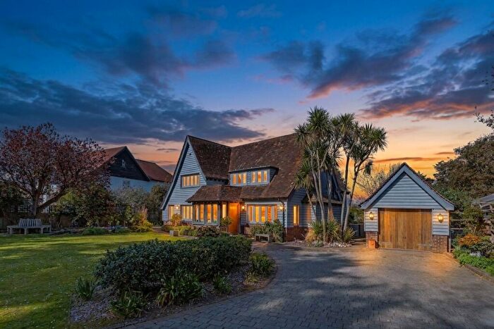 5 Bedroom Detached House For Sale In Middle Way, East Preston, BN16