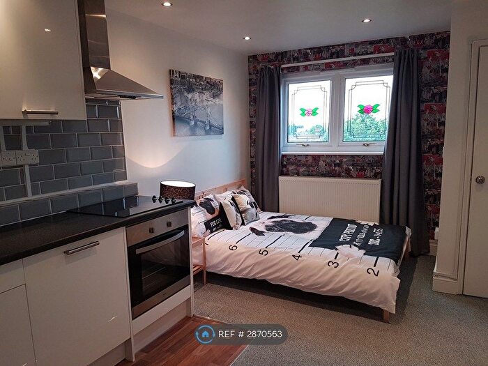 Studio To Rent In Ceres Road, London, SE18