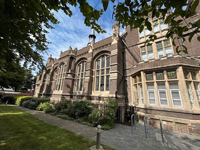 1 Bedroom Flat To Rent In Old School House, Dunstable, LU6