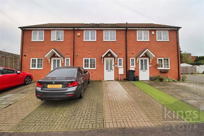 3 Bedroom Terraced House For Sale In Wycliffe Close, Cheshunt, Waltham Cross, EN8