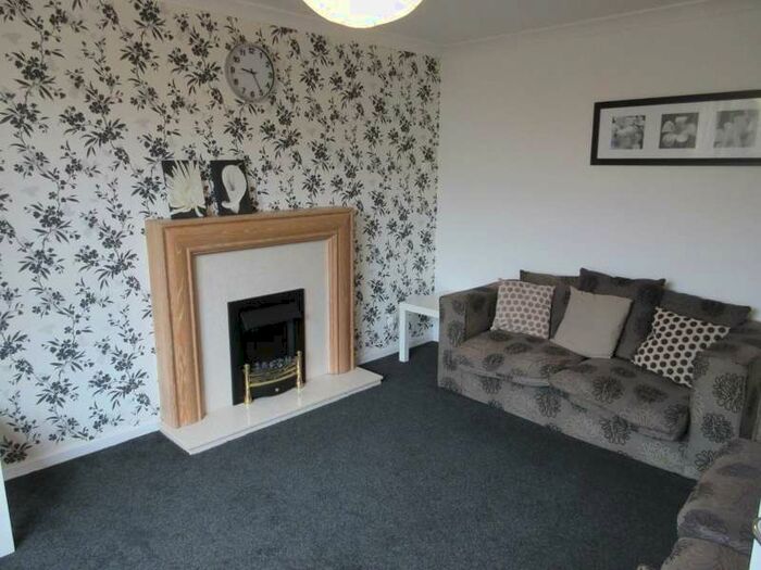 4 Bedroom Semi-Detached House To Rent In Woodbridge Vale, Leeds, LS6