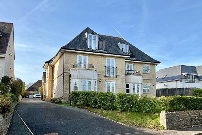 2 Bedroom Flat For Sale In Iford Lane, Tuckton, Bournemouth, BH6