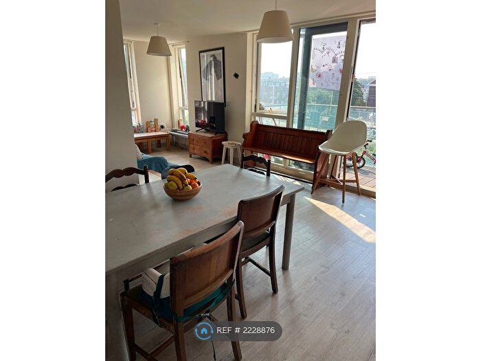 2 Bedroom Flat To Rent In Sedgwick Street, London, E9