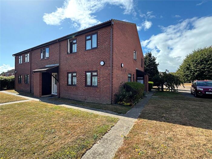 2 Bedroom Maisonette For Sale In Saxmundham Way, Clacton-on-Sea, Essex, CO16