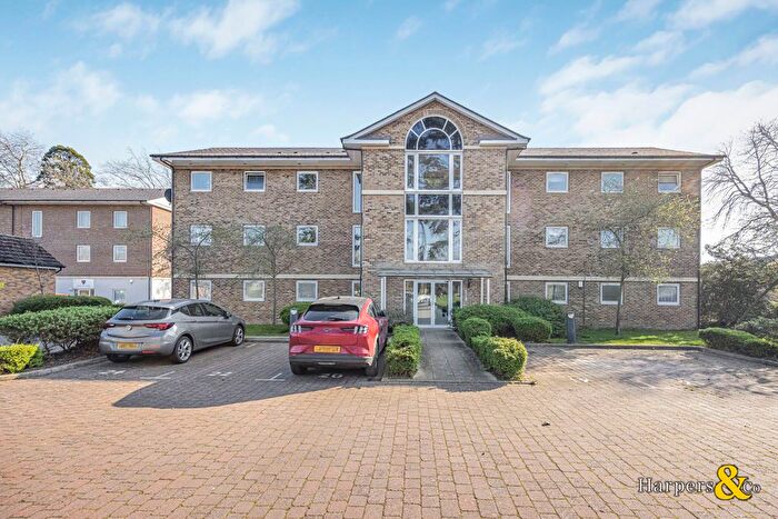 2 Bedroom Flat For Sale In Maplehurst Close, Dartford, DA2