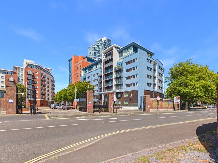 1 Bedroom Apartment For Sale In Flat, Blue Building, Gunwharf Quays, Portsmouth, PO1