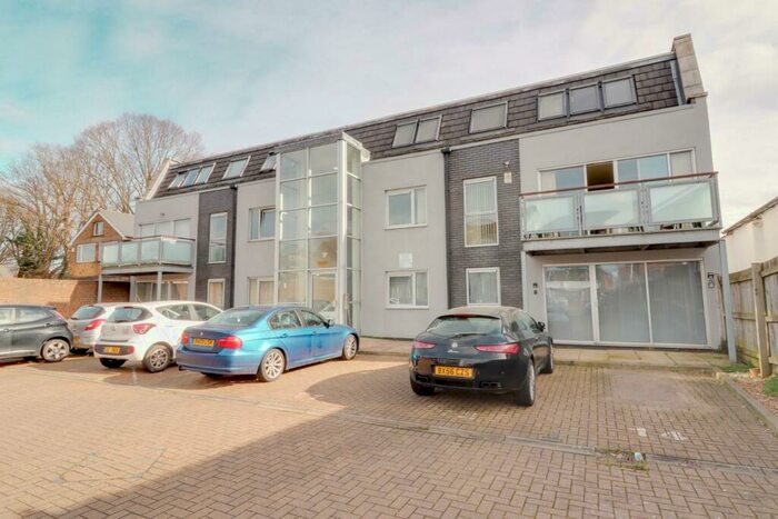 2 Bedroom Apartment To Rent In Chapman Courtyard, Turners Hill, Cheshunt, Herts, EN8
