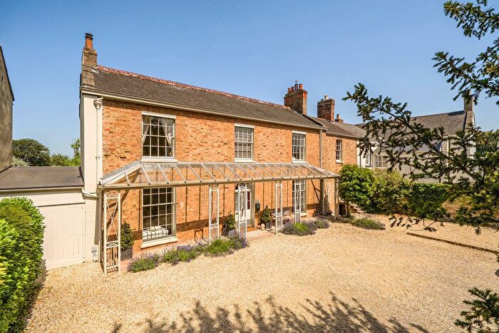 4 Bedroom Terraced House For Sale In South Road, Taunton, TA1