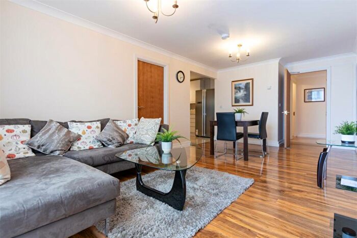 3 Bedroom Apartment To Rent In Regent Court, St John's Wood, NW8