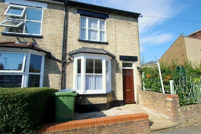 2 Bedroom End Of Terrace House To Rent In Estcourt Road, Watford, WD17